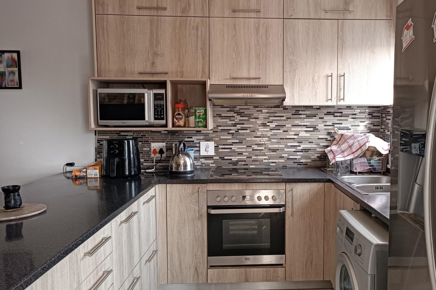 2 Bedroom Property for Sale in Zonnebloem Western Cape